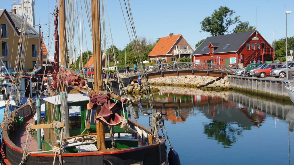 Ballen Badehotel Tranebjerg Bagian luar foto